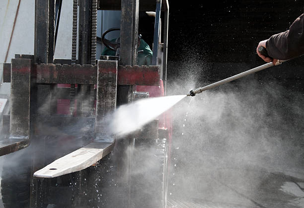 Best Roof Pressure Washing  in Dayton, WA